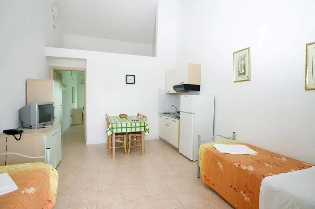 ** Aparthotel Long Beach Village Residence Sul Mare Spiaggia Privata Inclusa Lido Adriano Italy