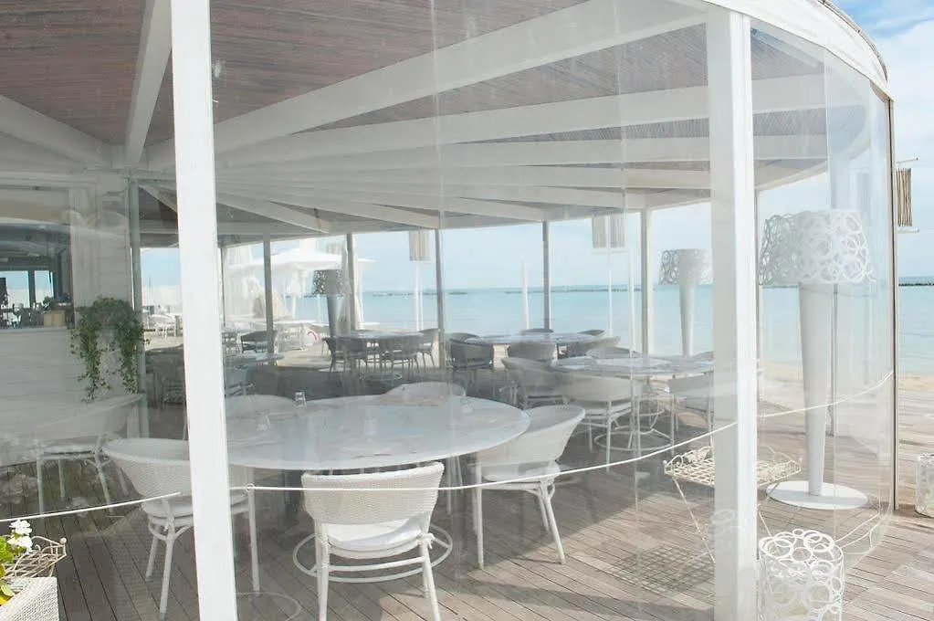 Aparthotel Long Beach Village Residence Sul Mare Spiaggia Privata Inclusa Lido Adriano
